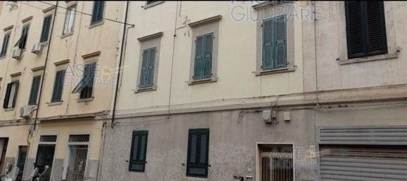 3 rooms Apartment in Livorno, Italy No. 41749 33