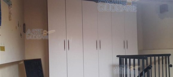 3 rooms Apartment in Livorno, Italy No. 41749 13