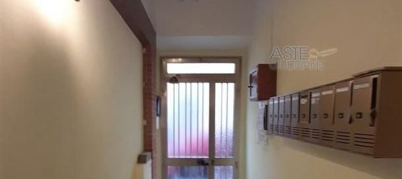 3 rooms Apartment in Livorno, Italy No. 41749 11