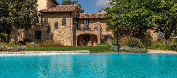 6 bedrooms Villa in Todi, Italy No. 128392 2