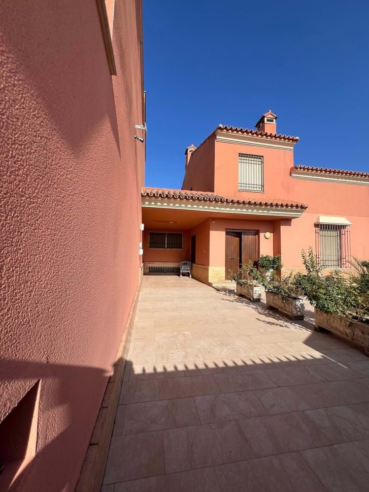 4 bedrooms House in Andalusia, Spain No. 143327