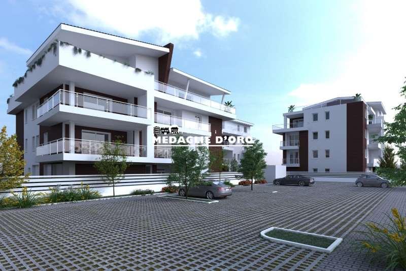 5 rooms Apartment in Modena, Italy No. 153608