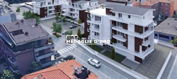 5 rooms Apartment in Modena, Italy No. 153608 5