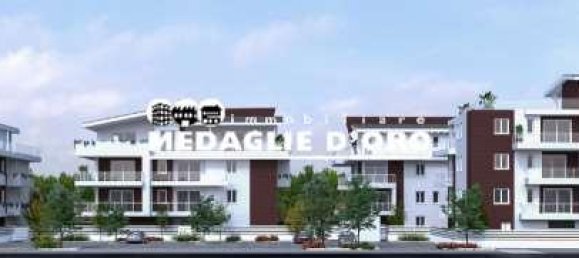 5 rooms Apartment in Modena, Italy No. 153608 4