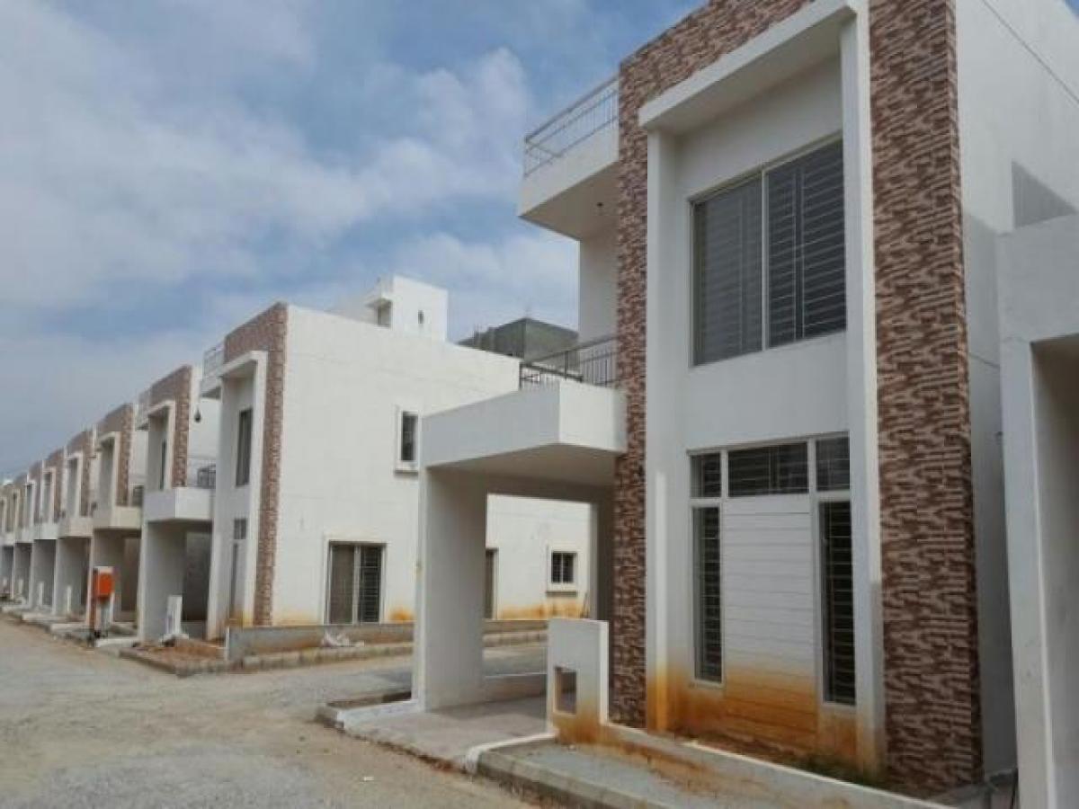 Casa T3 em Bangalore, India N.º 20631