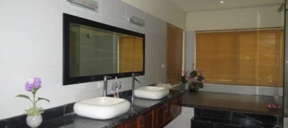 3 bedrooms Villa in Long Bien, Vietnam No. 4267 10