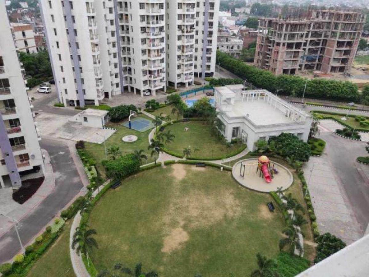 2 bedrooms House in Lucknow, India No. 51466