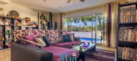 5 bedrooms Villa in Alicante, Spain No. 93584 36