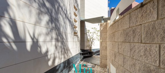 5 bedrooms Villa in Alicante, Spain No. 93584 48