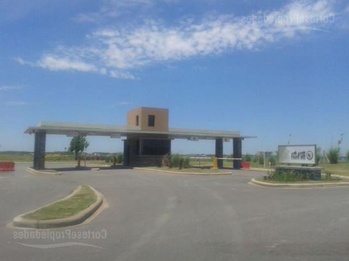  Land in Escobar, Argentina No. 115259