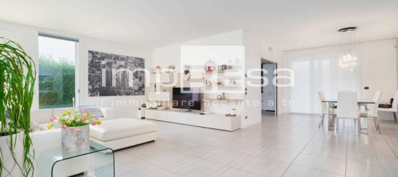 3 bedrooms Villa in Preganziol, Italy No. 65632 2