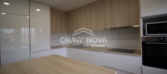 4 bedrooms House in Vila Nova de Gaia, Portugal No. 51675 2