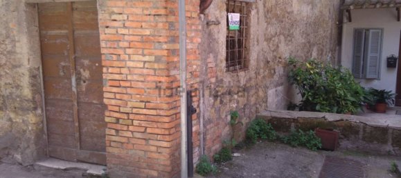 3 bedrooms House in Caprarola, Italy No. 176401 2