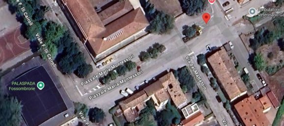 140m² Commercial property in Fossombrone, Italy No. 286598 2