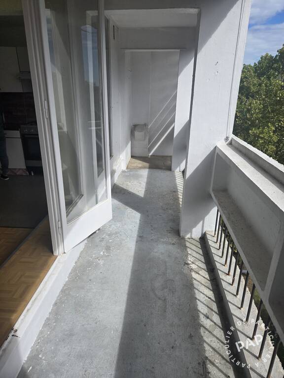 2 bedrooms Apartment in Rhone, France No. 333497