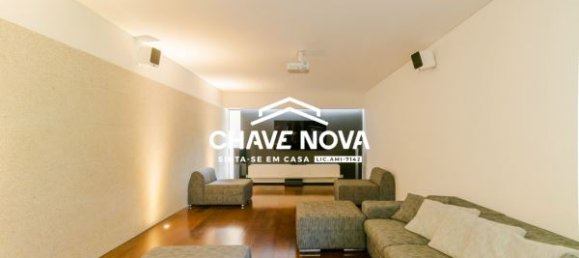 4 bedrooms House in Santa Maria da Feira, Portugal No. 87577 10