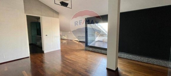 2-salle Appartement à Como, Italy No. 269380 17