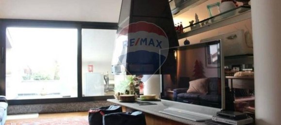 2-salle Appartement à Como, Italy No. 269380 2