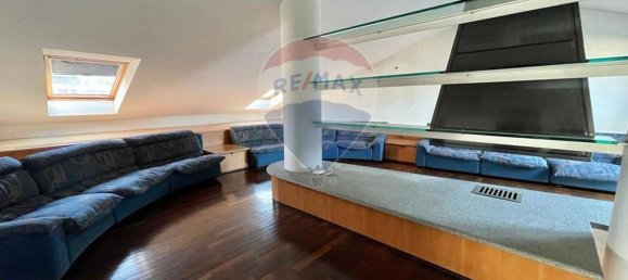 2-salle Appartement à Como, Italy No. 269380 18