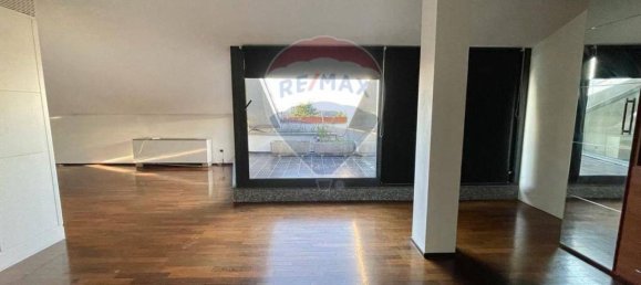 2-salle Appartement à Como, Italy No. 269380 20