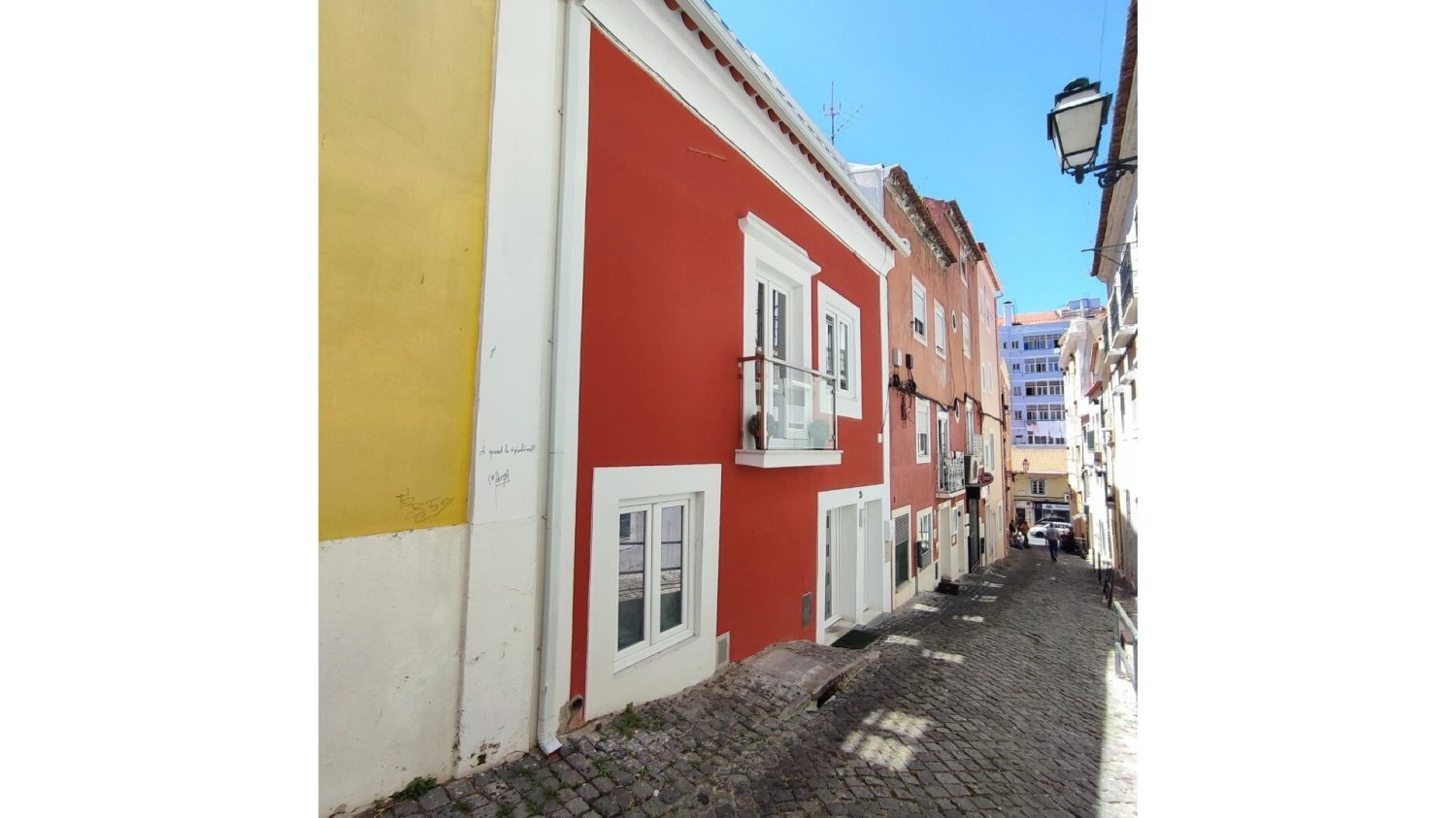 430m² Building in Lisbon, Portugal No. 190219