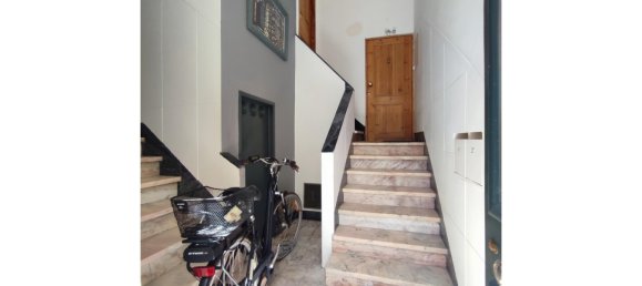 430m² Building in Lisbon, Portugal No. 190219 3