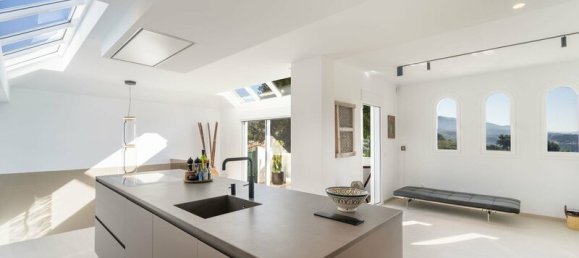 4 bedrooms Townhouse in Marbella, Spain No. 100536 12