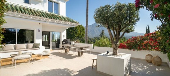 4 bedrooms Townhouse in Marbella, Spain No. 100536 3