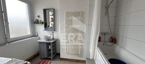 12 rooms Building in Calais, France No. 56442 5