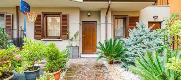 Villa de 7 habitaciónes en Vanzago, Italy No. 260634 2