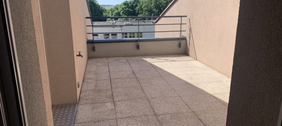 Apartamento de 4 dormitorios en Civrieux, France No. 343457 9