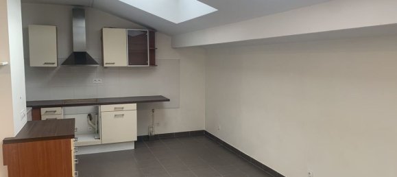 Apartamento de 4 dormitorios en Civrieux, France No. 343457 3