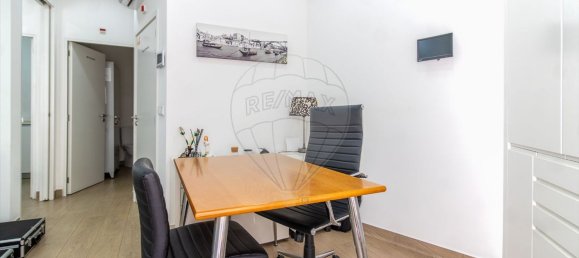 Офис 53м² в Порту, Португалия № 65746 2