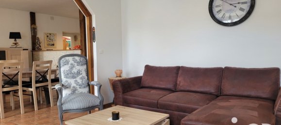 2 bedrooms House in Saint-Pierre-les-Etieux, France No. 266978 2