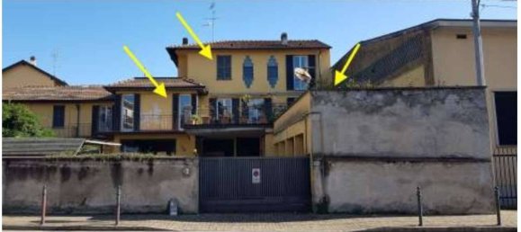 3 bedrooms House in Cavaria con Premezzo, Italy No. 261942 2