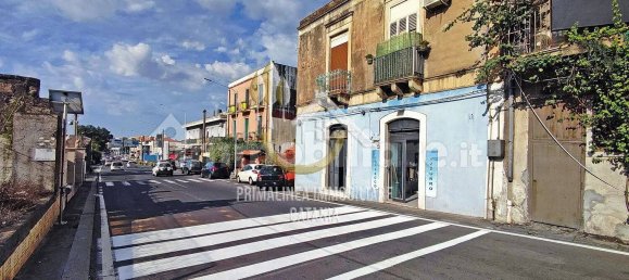 Квартира с 2 спальнями в Катания, Италия № 132995 4