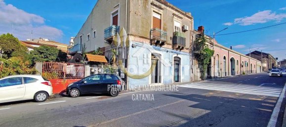 Квартира с 2 спальнями в Катания, Италия № 132995 2