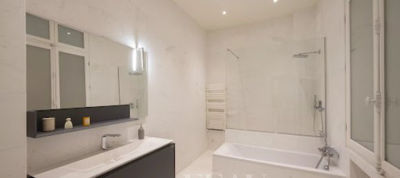 5 bedrooms Apartment in Paris, France No. 168587 20