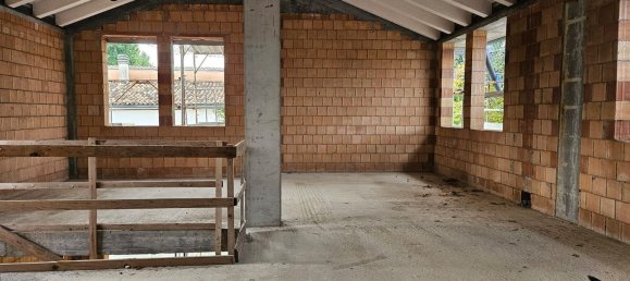 Дом с 5 комнатами в Одерцо, Италия № 194211 6