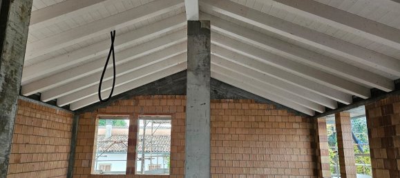 Дом с 5 комнатами в Одерцо, Италия № 194211 7