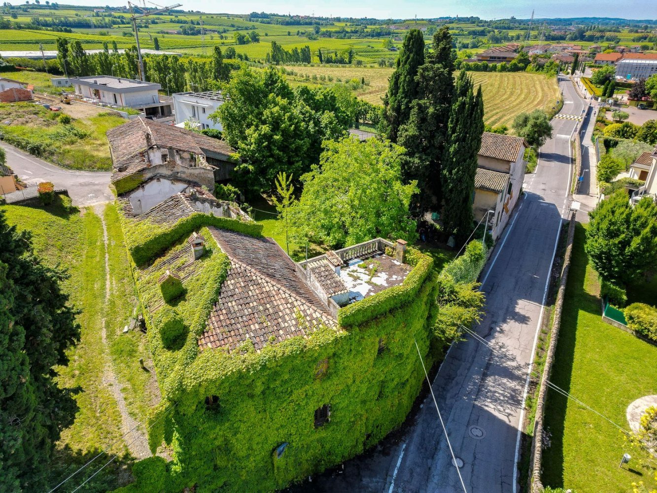14 rooms House in Castelnuovo del Garda, Italy No. 125206