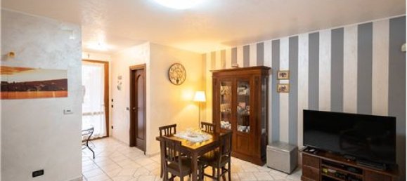 2 bedrooms Villa in Poviglio, Italy No. 289476 10