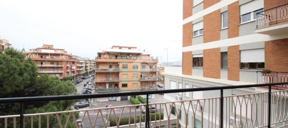 5-salle Appartement à Pomezia, Italy No. 90518 8