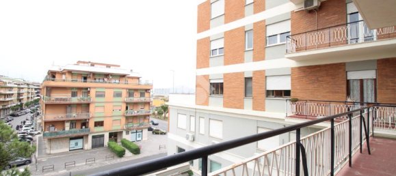 5-salle Appartement à Pomezia, Italy No. 90518 5