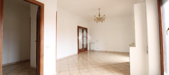 5-salle Appartement à Pomezia, Italy No. 90518 12