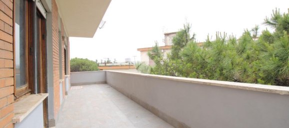 5-salle Appartement à Pomezia, Italy No. 90518 2