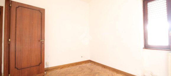 5-salle Appartement à Pomezia, Italy No. 90518 36