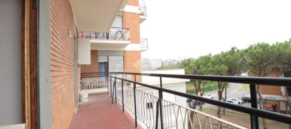 5-salle Appartement à Pomezia, Italy No. 90518 4