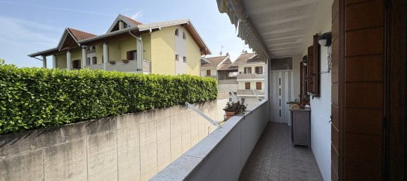 2 bedrooms Apartment in Udine, Italy No. 272174 4