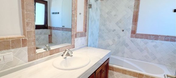 3 bedrooms Apartment in Marbella, Spain No. 112614 24